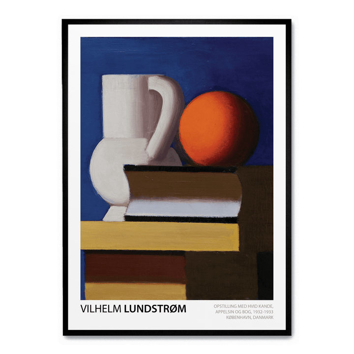 Opstilling Med Hvid Kande Appelsin Og Bog