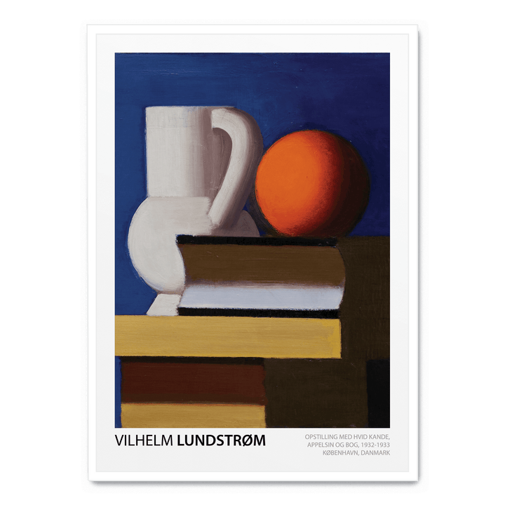 Opstilling Med Hvid Kande Appelsin Og Bog